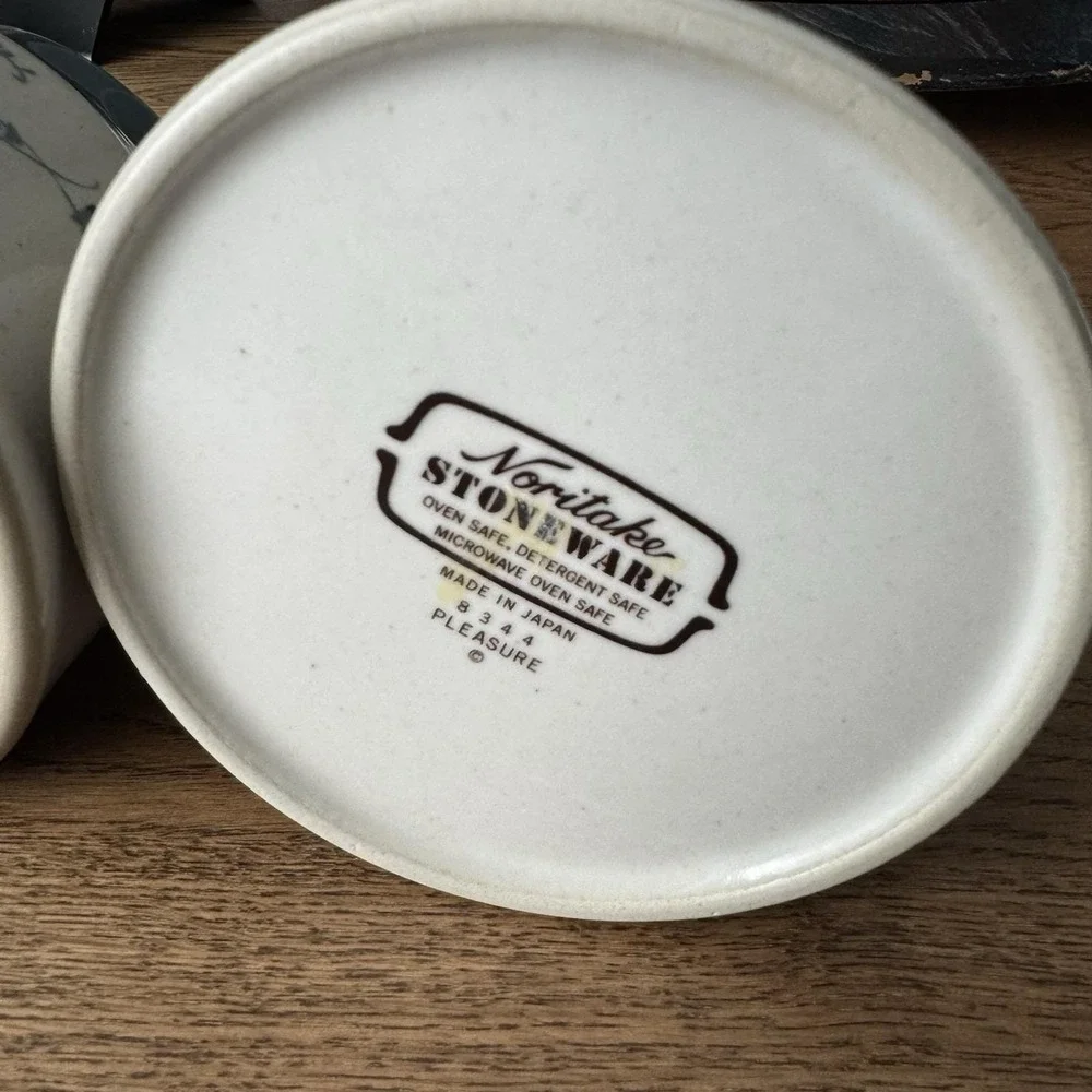 Noritake Stoneware Pleasure #8344 Sugar Bowl with Lid Japan Vintage Set of 2 EUC
